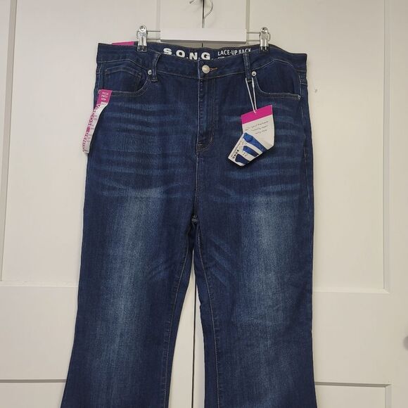 SONG Lace-up Back Fit And Flare Jeans, 17/33 - Picture 4 of 6